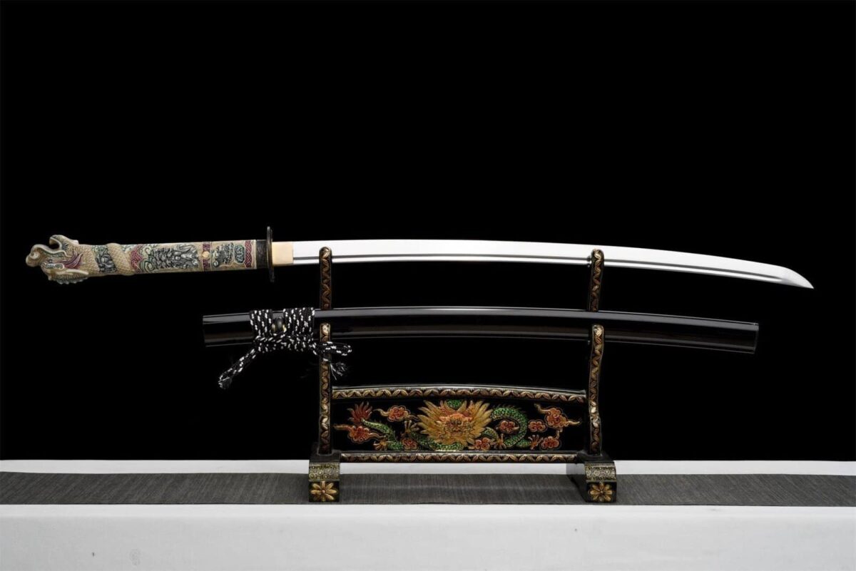 Katana Tranchant Contour Poignet Dragon