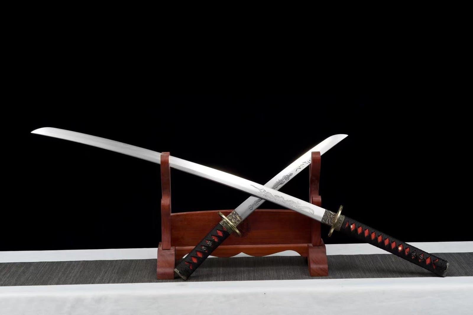Tanto Et Wakizashi Rouge