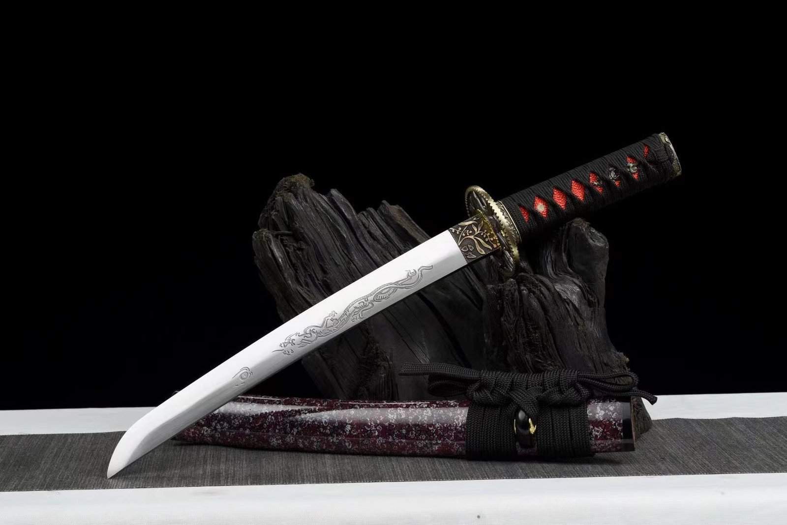 Tanto Et Wakizashi Rouge